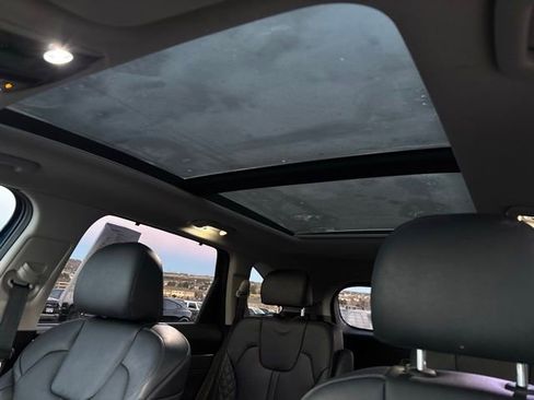 Used 2023 Kia Sorento SX image 28