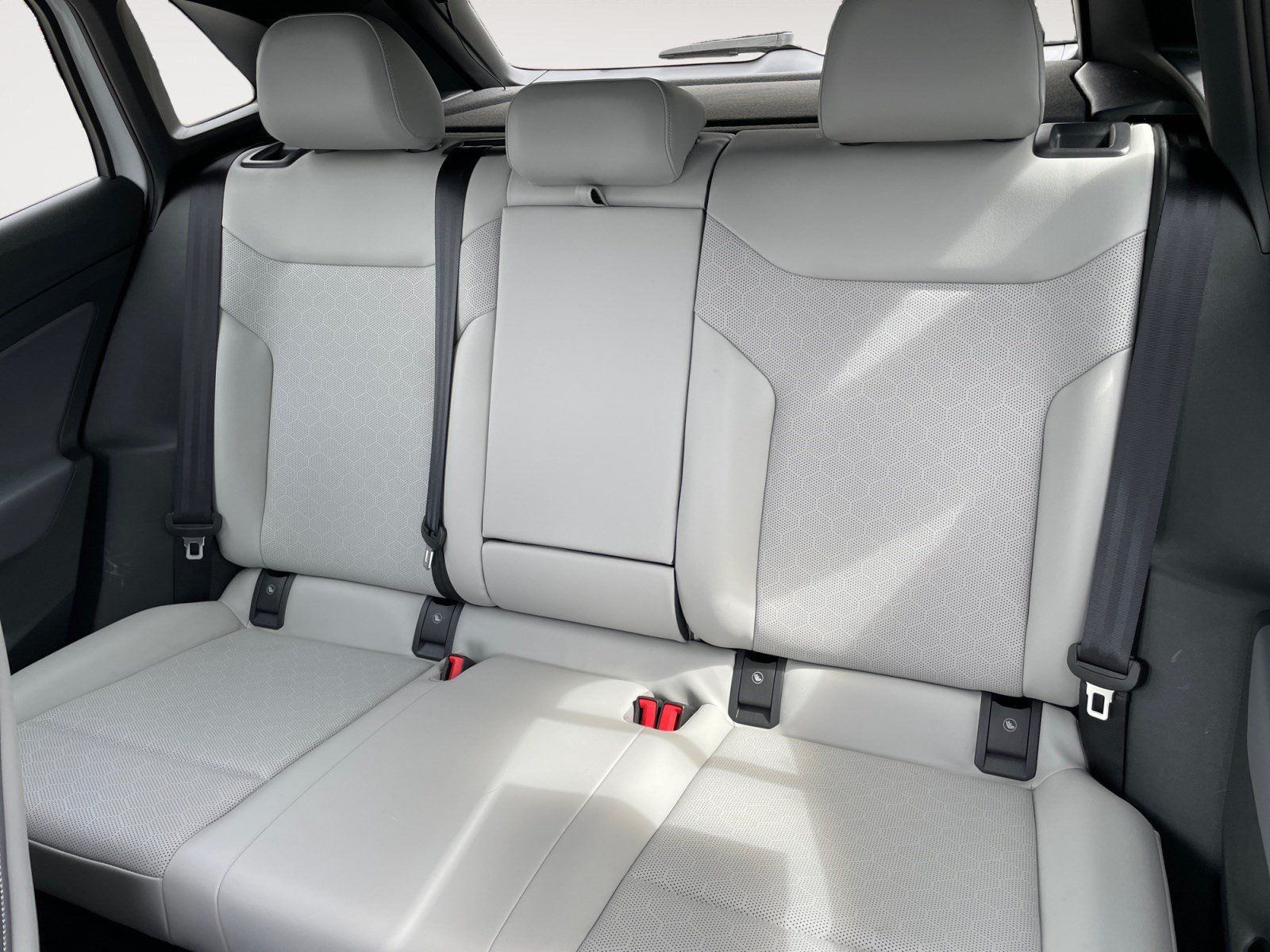 Used 2022 Volkswagen ID.4 Pro S RWD image 16