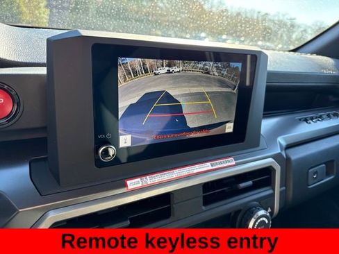 Used 2025 Toyota Tacoma TRD Sport image 18