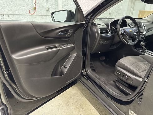 Used 2022 Chevrolet Equinox LT AWD/4WD image 13