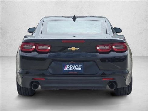 Used 2022 Chevrolet Camaro LT RWD image 6