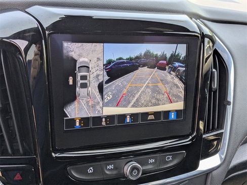 Used 2022 Chevrolet Traverse RS image 17