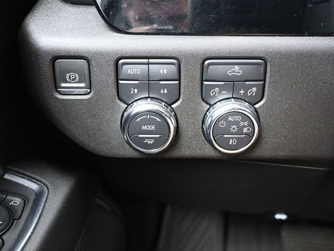 Used 2023 GMC Sierra 1500 Elevation AWD/4WD image 15