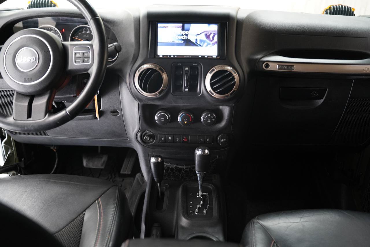 Used 2016 Jeep Wrangler Unlimited Sahara AWD/4WD image 17