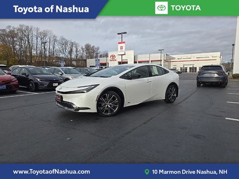 Certified 2024 Toyota Prius XLE image 1