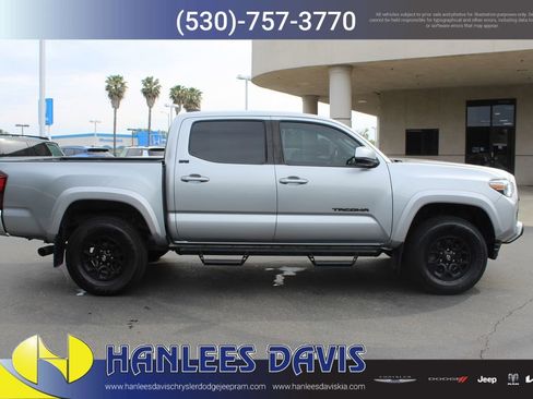 Used 2022 Toyota Tacoma SR5 RWD image 6