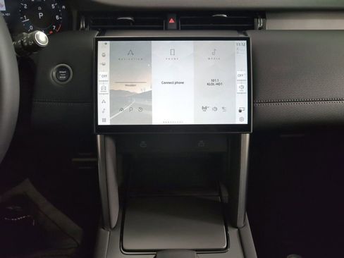 Certified 2025 Land Rover Discovery Sport Dynamic SE image 23