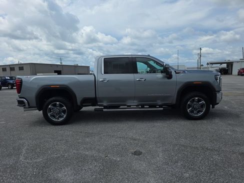 Used 2025 GMC Sierra 2500 SLT w/ SLT Premium Package AWD/4WD image 9