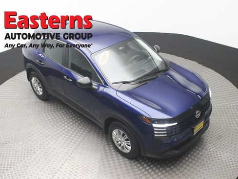 Used 2025 Nissan Kicks S AWD/4WD image 3