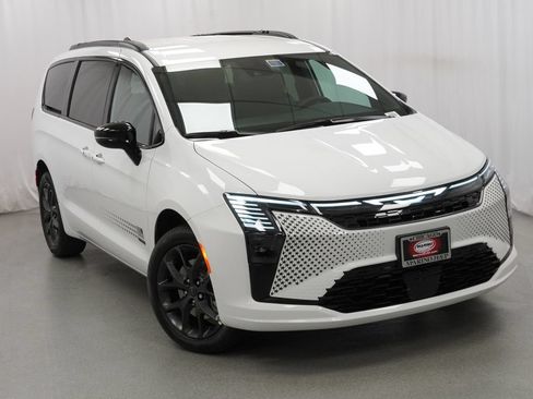 New 2027 Chrysler Pacifica Select AWD/4WD image 8