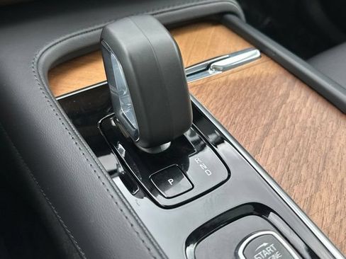 Certified 2024 Volvo XC90 B5 Plus AWD/4WD image 21