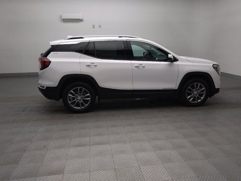 Used 2024 GMC Terrain SLT AWD/4WD image 10