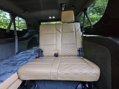 Used 2022 Cadillac Escalade ESV Premium Luxury w/ Performance Package image 20