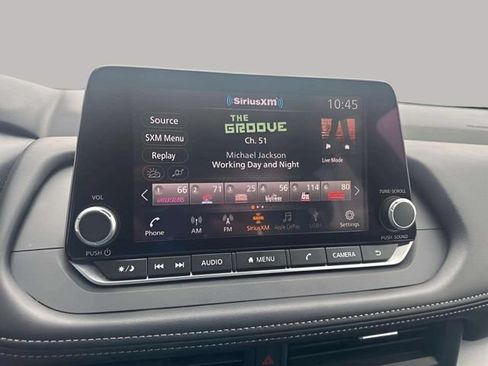 Used 2025 Nissan Rogue SV FWD image 8