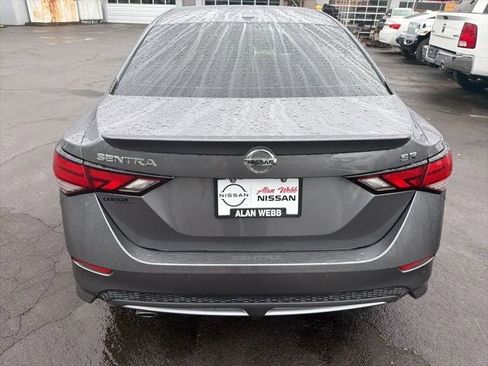 Used 2023 Nissan Sentra SR w/ SR Premium Package FWD image 4