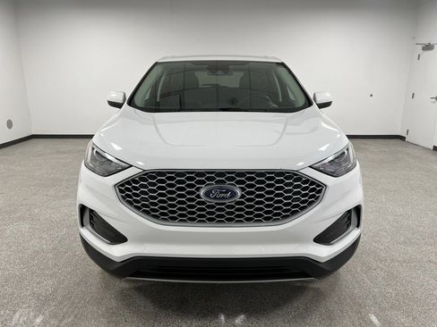 Used 2024 Ford Edge SEL image 3