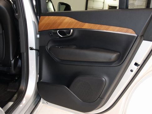 Used 2022 Volvo XC90 T6 Momentum w/ Advanced Package image 58