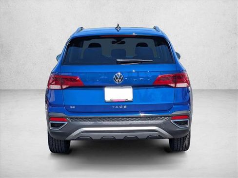Used 2023 Volkswagen Taos SE w/ Panoramic Sunroof Package image 7