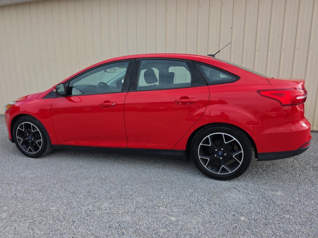 Used 2015 Ford Focus SE FWD image 8