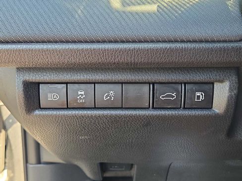 Used 2025 Toyota Camry SE image 20