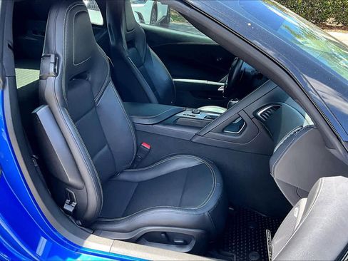 Used 2019 Chevrolet Corvette Stingray Coupe w/ 1LT RWD image 9