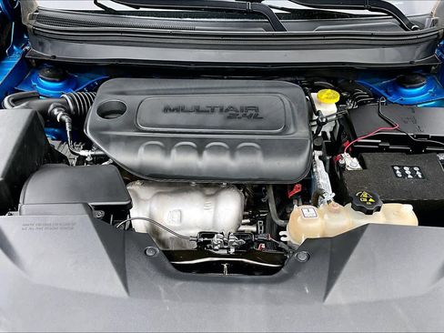 Used 2020 Jeep Cherokee Latitude Plus image 31