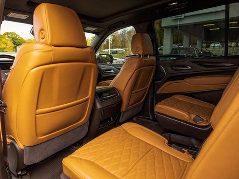 Used 2023 Cadillac Escalade ESV Sport w/ LPO, Floor Liner Package image 29