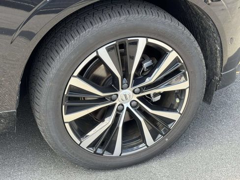 Used 2025 Volvo XC60 B5 Plus w/ Protection Package Premier AWD/4WD image 6