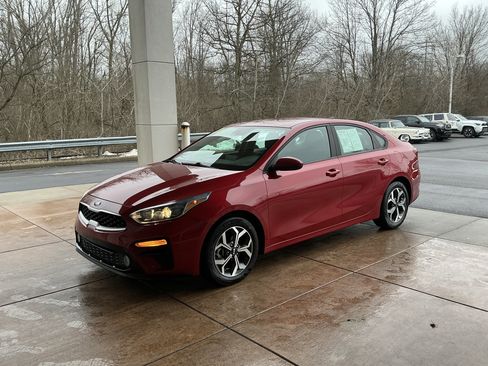 Used 2021 Kia Forte LXS image 3