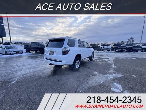 Used 2015 Toyota 4Runner SR5 image 4