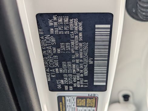 Certified 2025 Kia Sorento EX w/ EX Panoramic Sunroof Package image 33