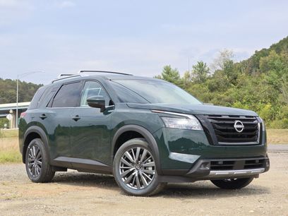 New 2025 Nissan Pathfinder SL
