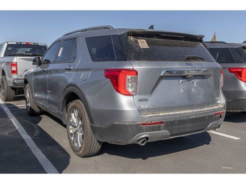 Used 2024 Ford Explorer Limited image 3