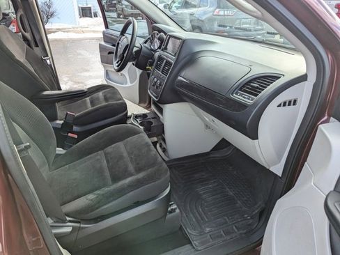 Used 2018 Dodge Grand Caravan SE image 21