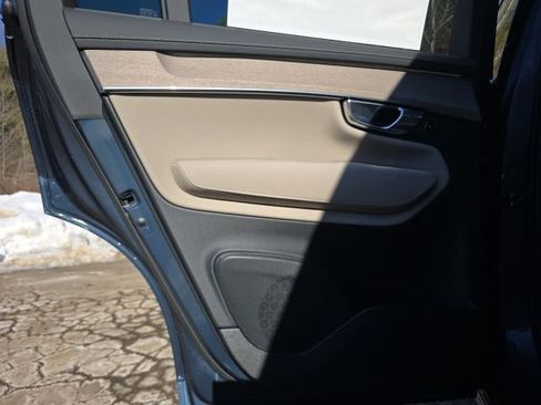 New 2026 Volvo XC90 B6 Plus w/ Protection Package Premier AWD/4WD image 18