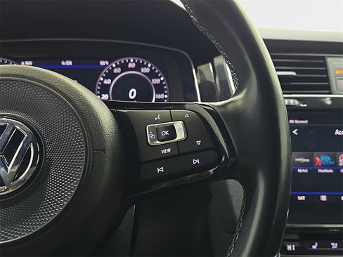 Used 2019 Volkswagen Golf R 4-Door image 20