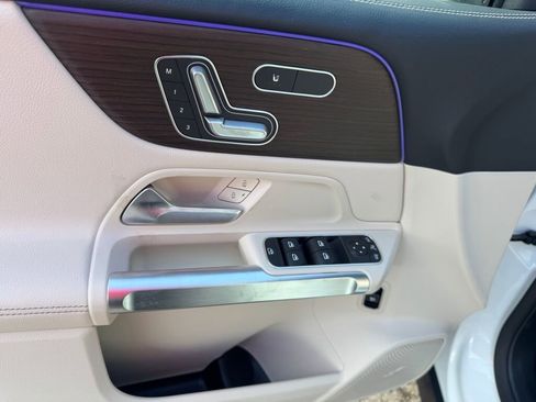 New 2026 Mercedes-Benz GLB 250 4MATIC image 10