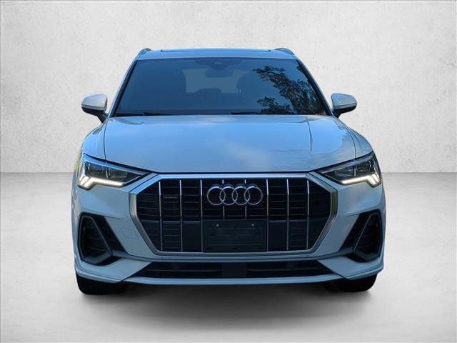 Used 2020 Audi Q3 2.0T Premium Plus w/ Premium Plus Package AWD/4WD image 2