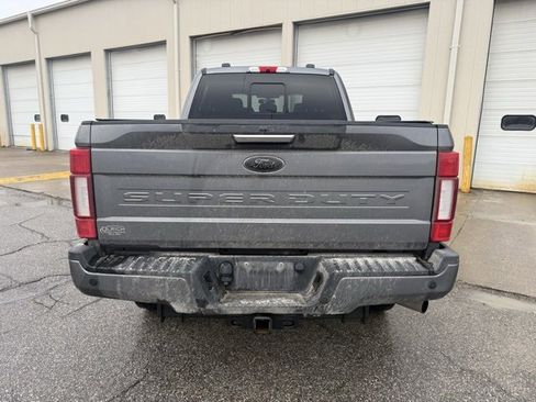 Used 2022 Ford F350 Lariat w/ Black Appearance Package image 5