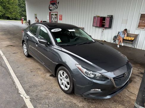 Used 2016 MAZDA MAZDA3 i Sport FWD image 2