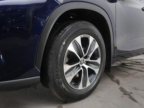 Used 2022 Toyota Highlander XLE image 24