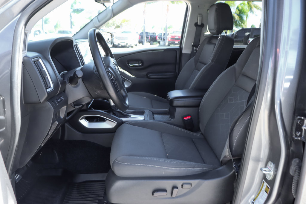 Used 2025 Nissan Frontier SV AWD/4WD image 17