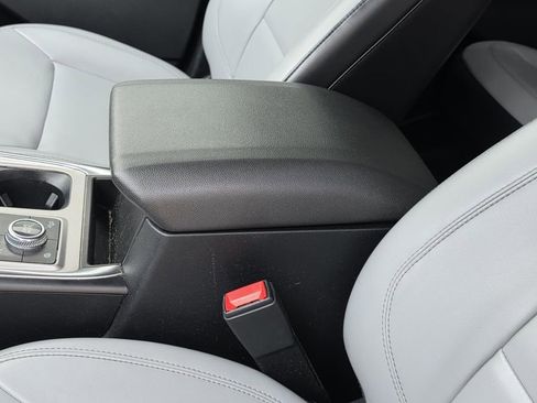 Used 2021 Ford Explorer XLT w/ Equipment Group 202A image 9