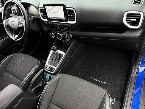 Certified 2023 Hyundai Venue Limited image 21