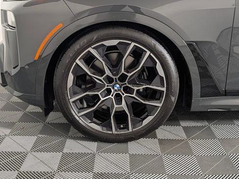 Used 2025 BMW X7 M60i AWD/4WD image 11