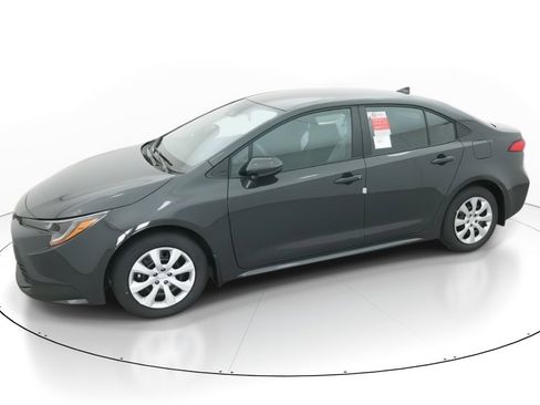 New 2026 Toyota Corolla LE image 2