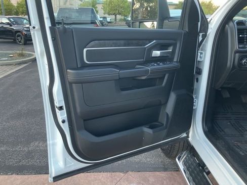Used 2024 RAM 2500 Big Horn w/ Bed Utility Group image 10