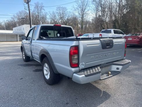 Used 2001 Nissan Frontier XE image 6