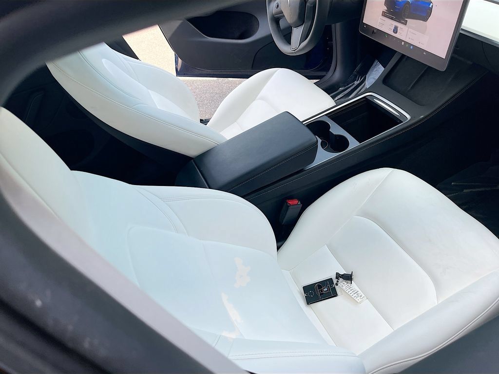 Used 2024 Tesla Model Y Performance AWD/4WD image 25