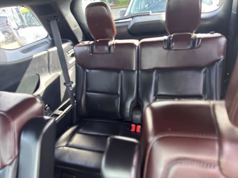 Used 2021 Ford Explorer Platinum w/ Equipment Group 601A image 17